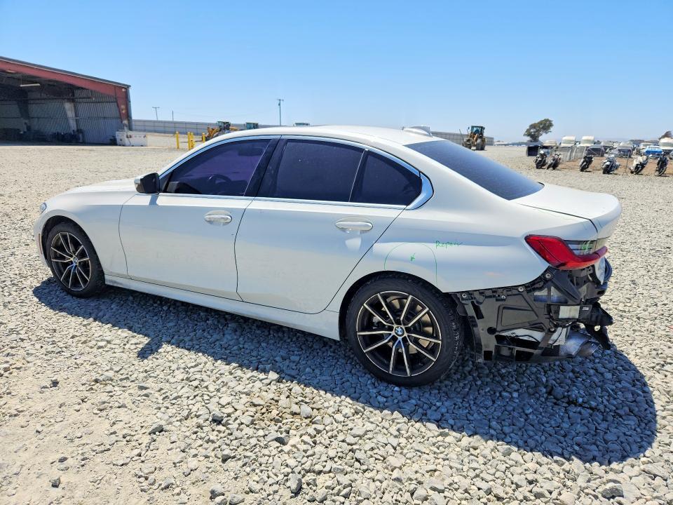 2020 BMW 330I — Фото 2 из 13