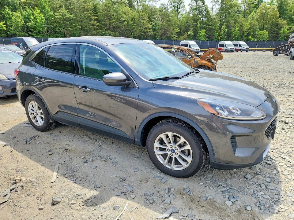 2020 FORD ESCAPE SE — Фото 4 из 13