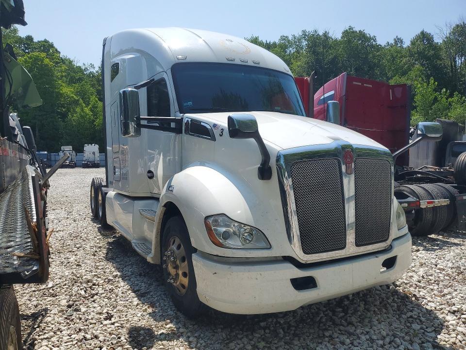 2020 KENWORTH T680 - SEMI TRUCK — Фото 4 из 14