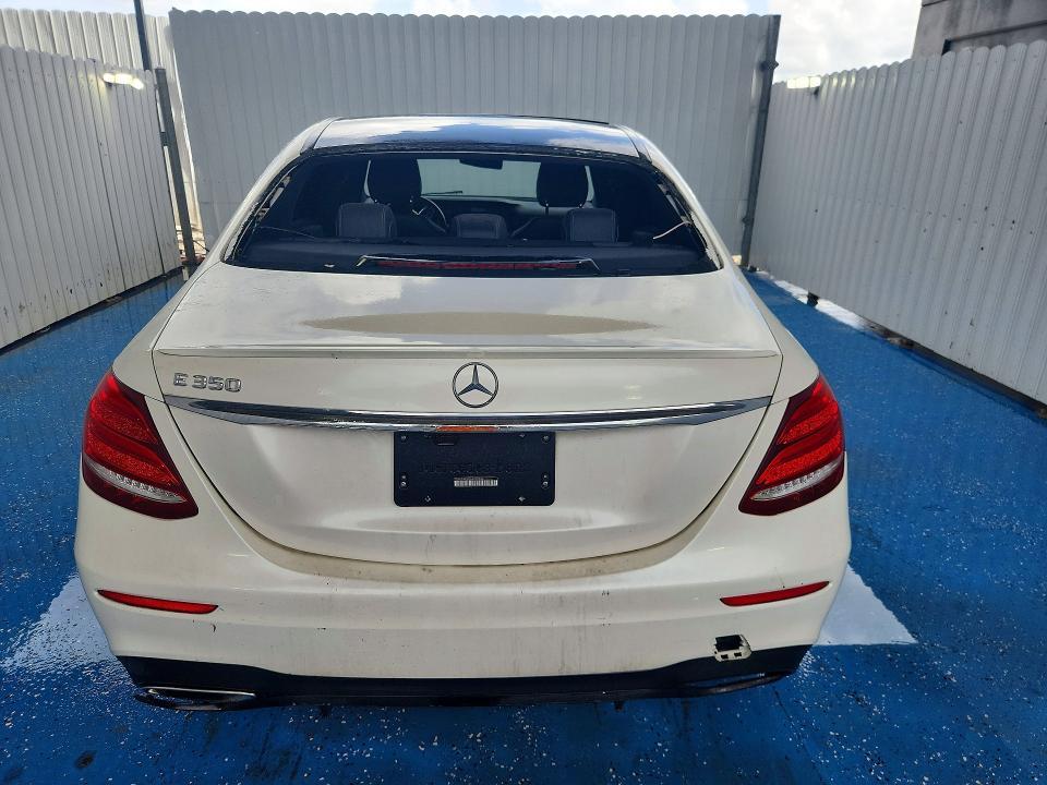 2020 MERCEDES-BENZ E 350 — Фото 6 из 13