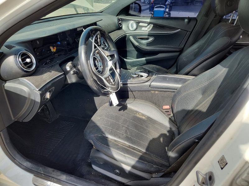 2020 MERCEDES-BENZ E 350 — Фото 7 из 13