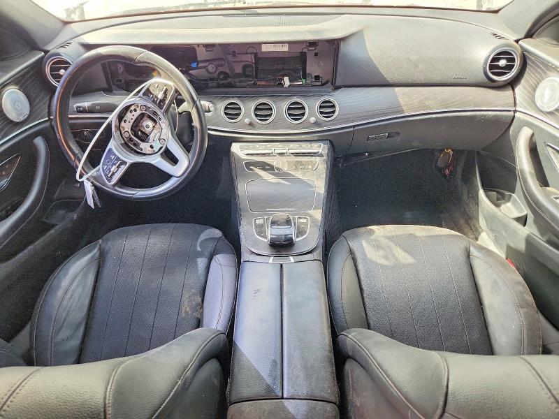 2020 MERCEDES-BENZ E 350 — Фото 8 из 13