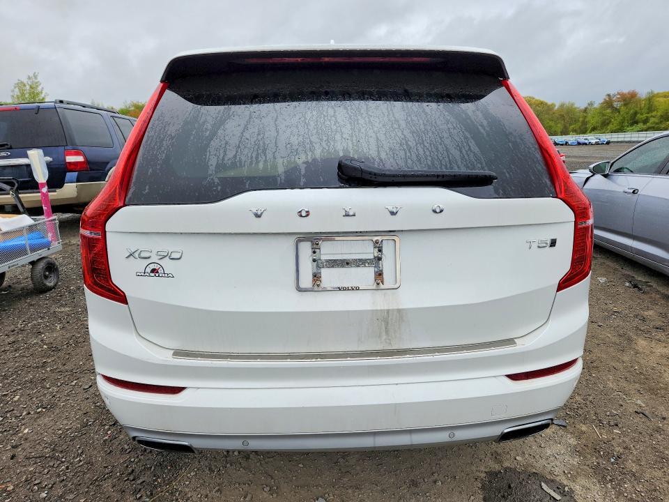 2020 VOLVO XC90 T5 MOMENTUM — Фото 6 из 14