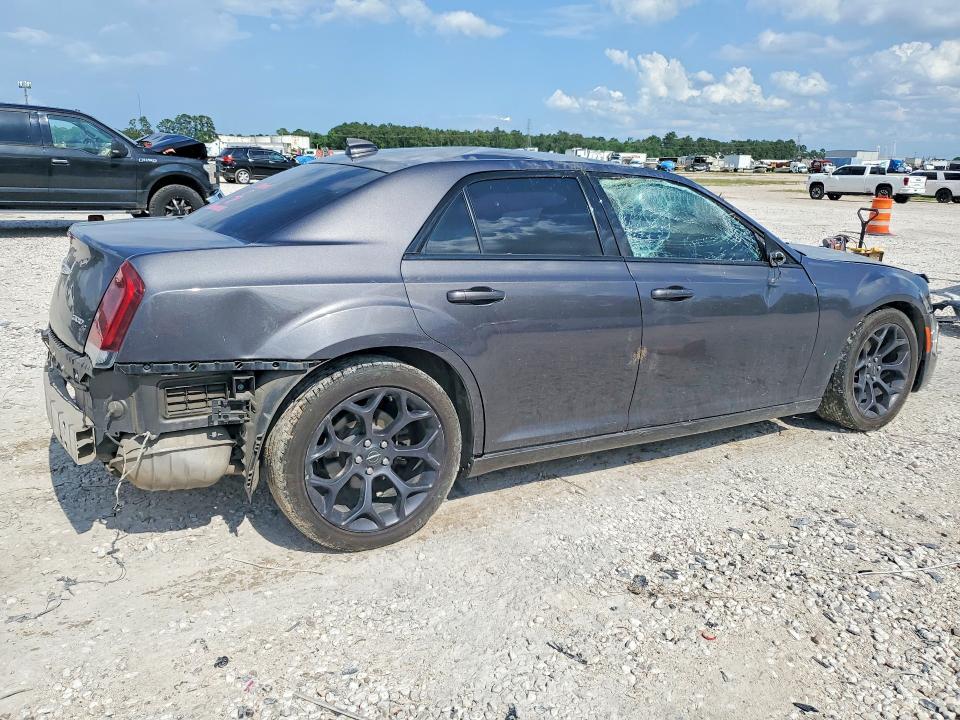 2019 CHRYSLER 300 S — Фото 3 из 13