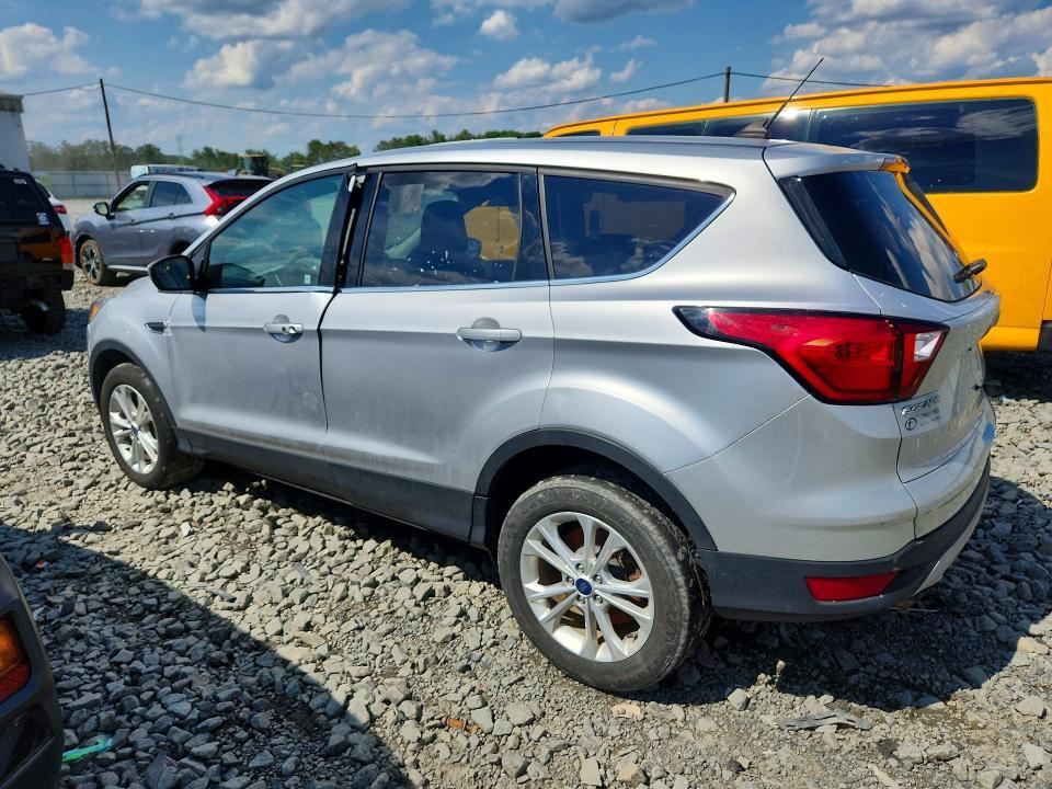 2019 FORD ESCAPE SE — Фото 2 из 13