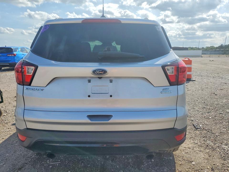 1FMCU0GD5KUC09882 2019 FORD ESCAPE photo no. 6