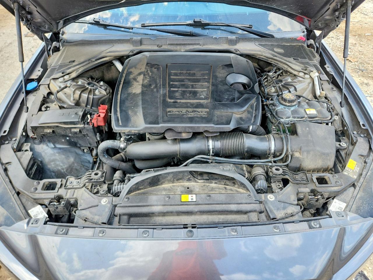 2019 JAGUAR XE PREMIUM — Фото 11 из 12