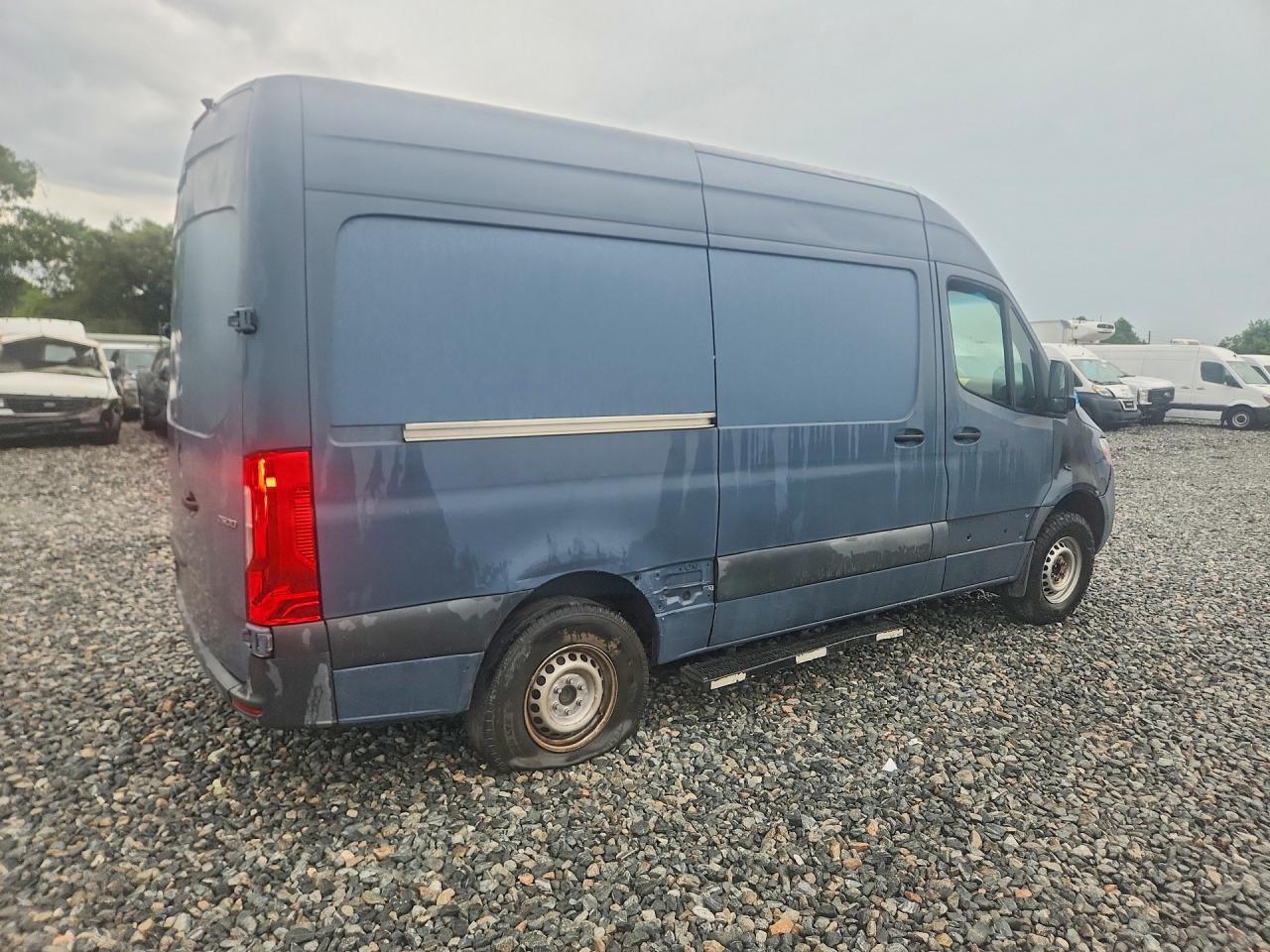 2019 MERCEDES-BENZ SPRINTER 2500/3500 DELIVERY VAN — Фото 3 из 12