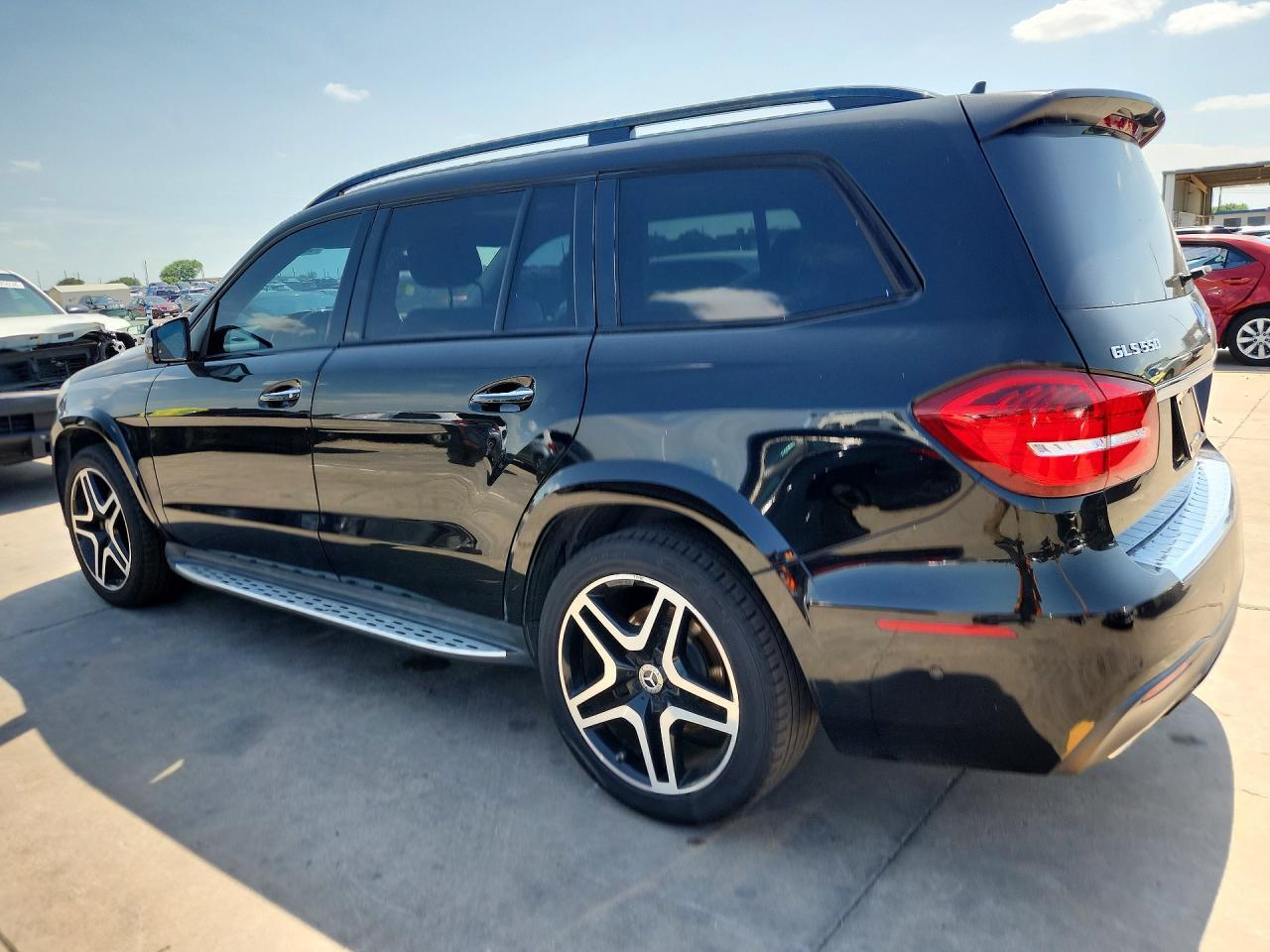 2019 MERCEDES-BENZ GLS 550 4MATIC — Фото 2 из 13