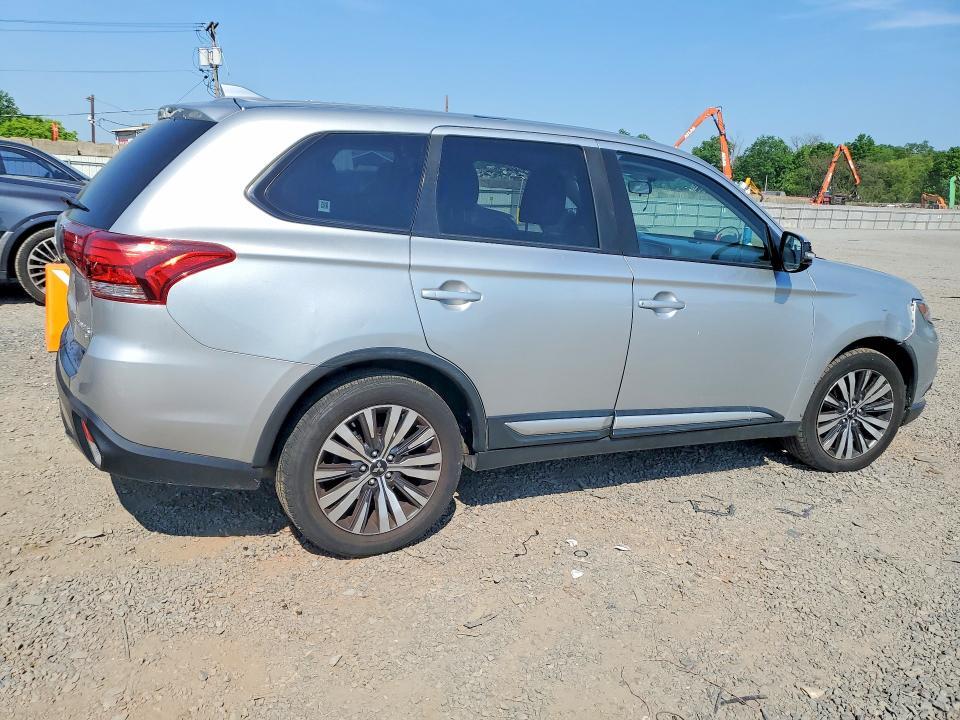 2019 MITSUBISHI OUTLANDER SE — Фото 3 из 13
