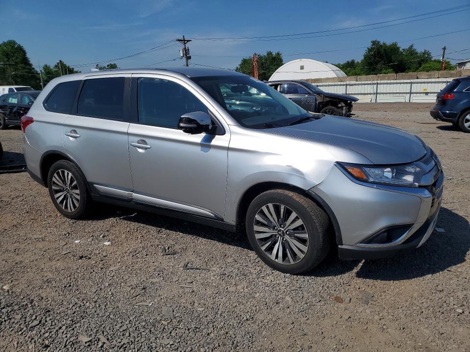 2019 MITSUBISHI OUTLANDER SE — Фото 4 из 13