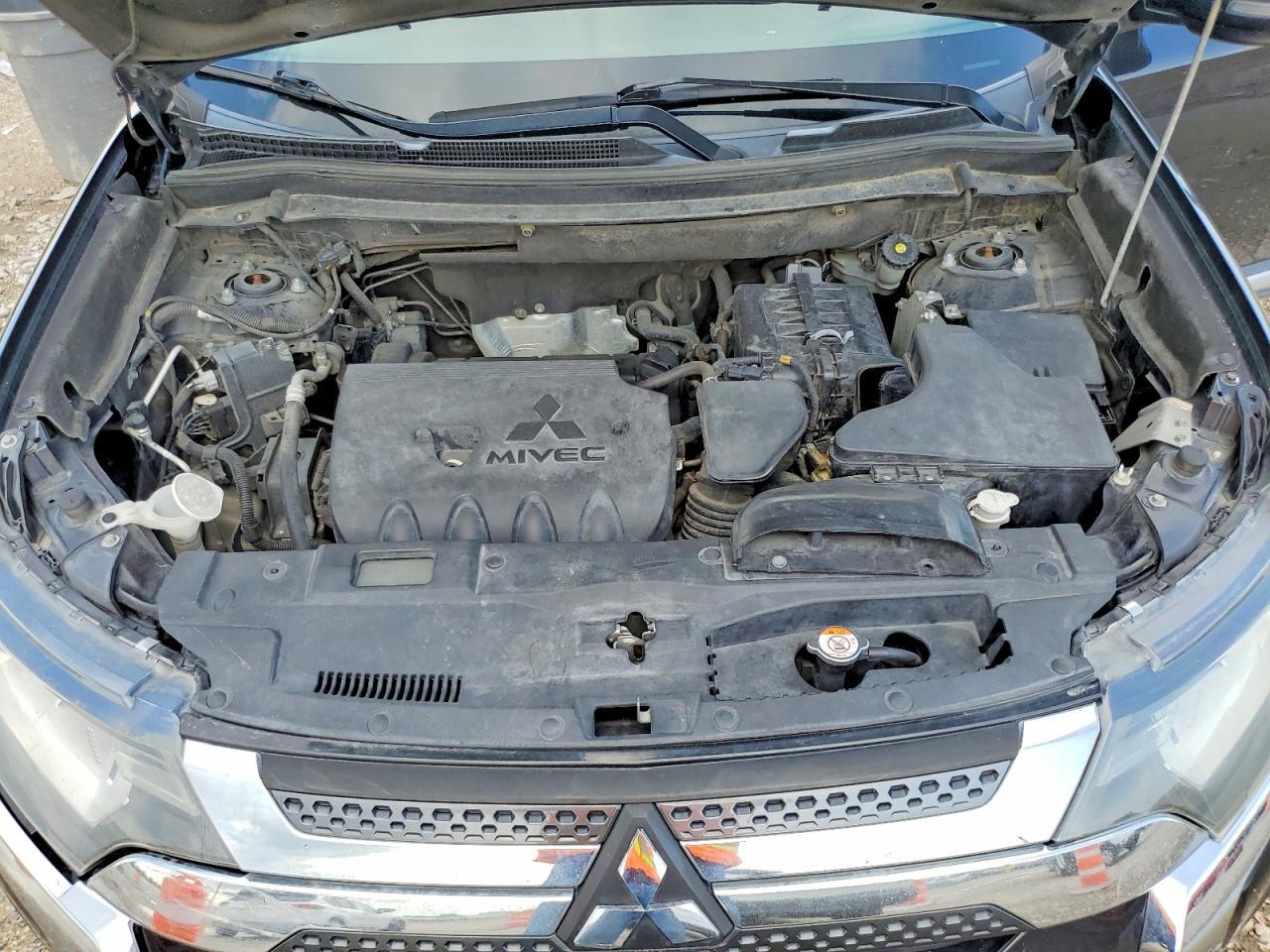 2019 MITSUBISHI OUTLANDER SE/SEL/LE — Фото 11 из 12