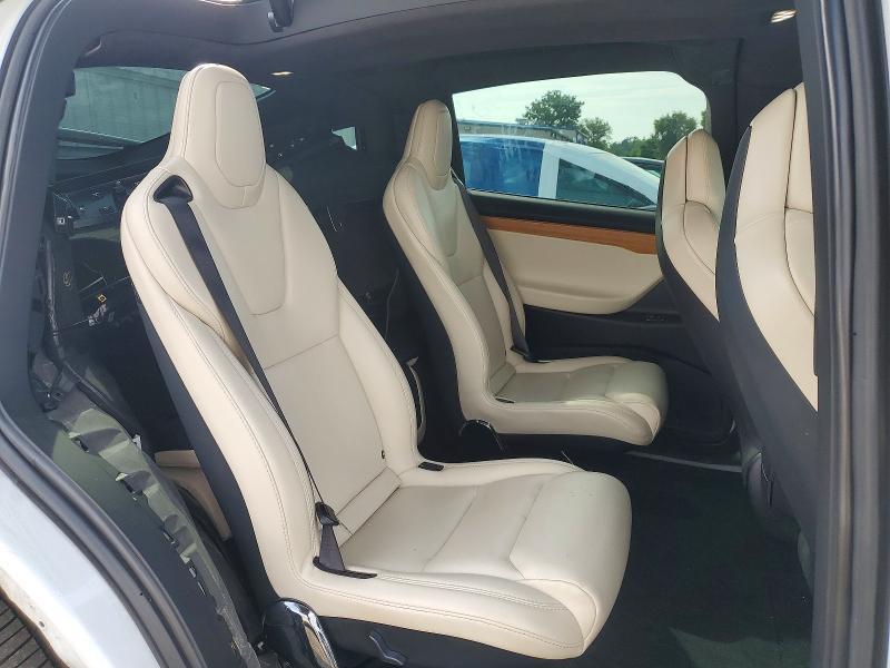 2019 TESLA MODEL X — Фото 11 из 13