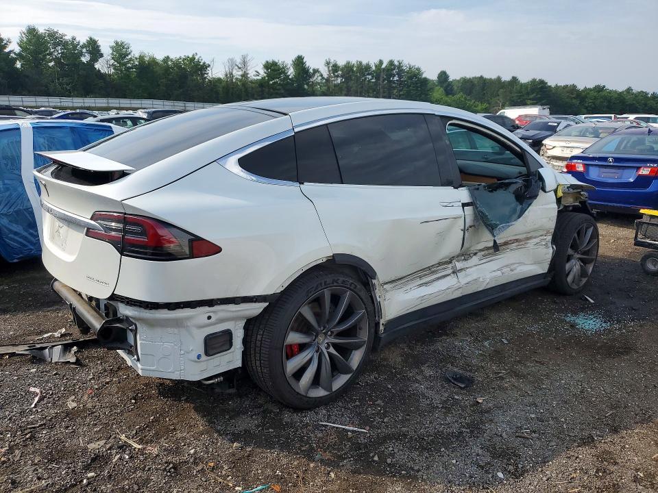 2019 TESLA MODEL X — Фото 3 из 13
