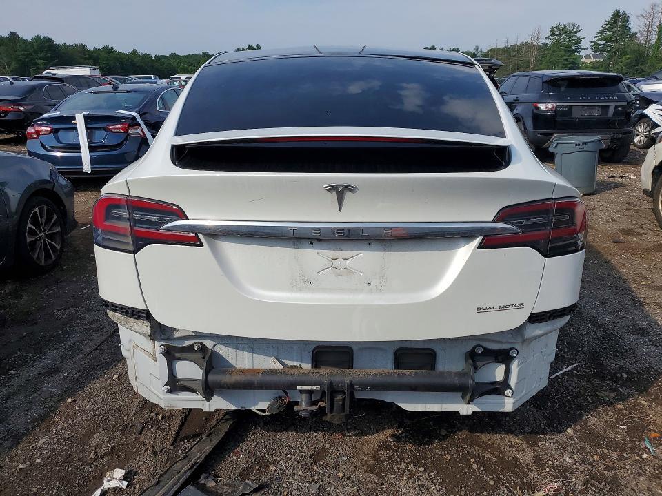 2019 TESLA MODEL X — Фото 6 из 13