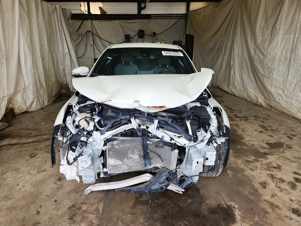 2019 TOYOTA C-HR XLE — Фото 5 из 12