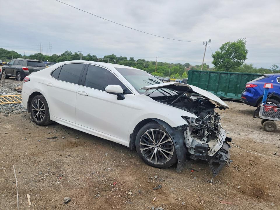 2019 TOYOTA CAMRY SE — Фото 4 из 12