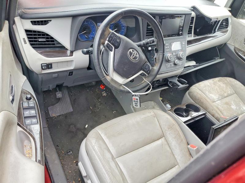 2019 TOYOTA SIENNA XLE 8-PASSENGER — Фото 8 из 13
