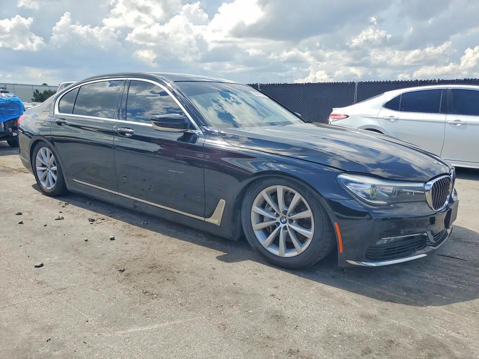 2018 BMW 740 XI — Фото 4 из 12