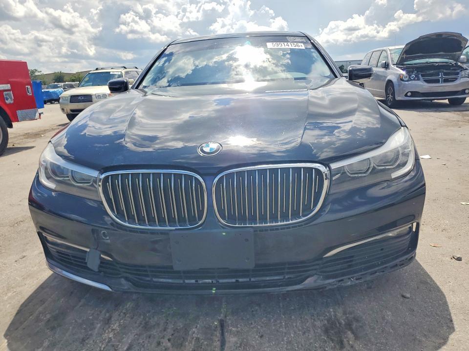 2018 BMW 740 XI — Фото 5 из 12
