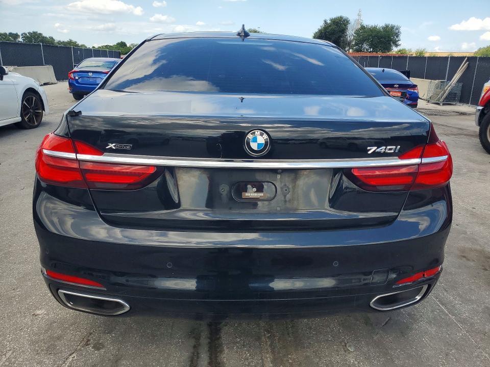 2018 BMW 740 XI — Фото 6 из 12