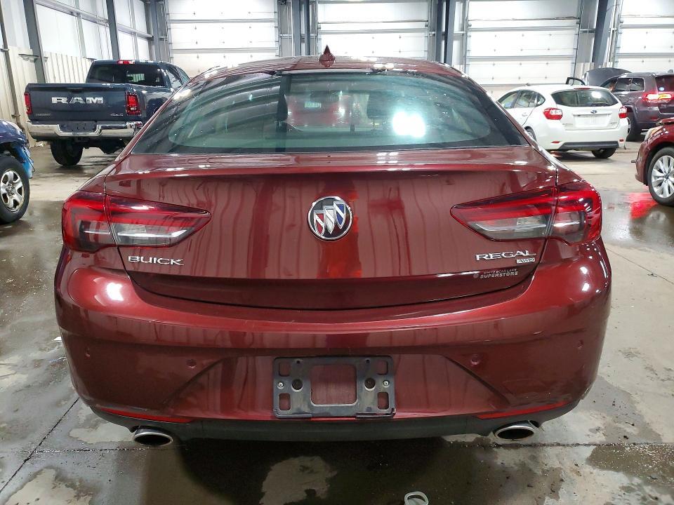 2018 BUICK REGAL ESSENCE — Фото 6 из 12