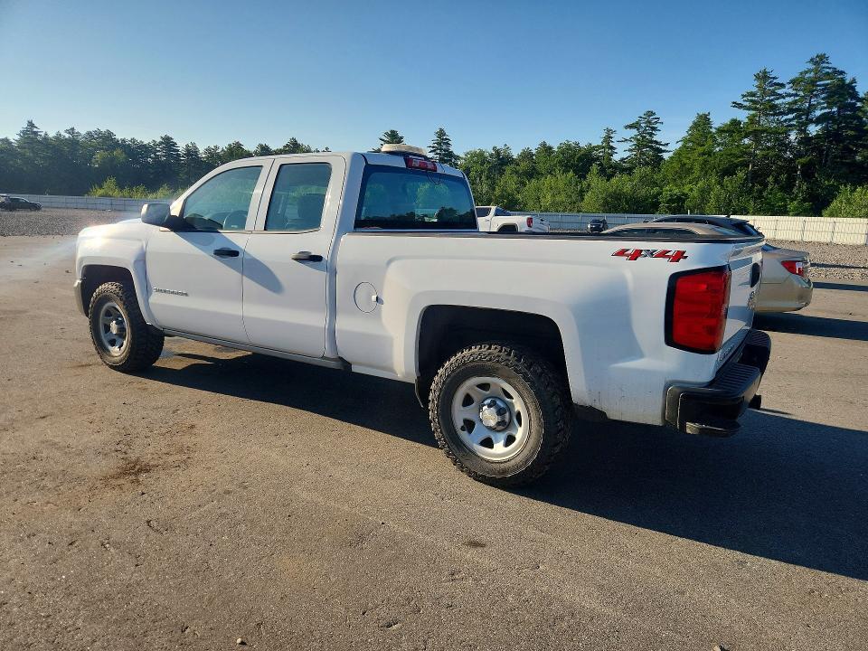 1GCVKNEH2JZ256634 2018 CHEVROLET SILVERADO photo no. 2