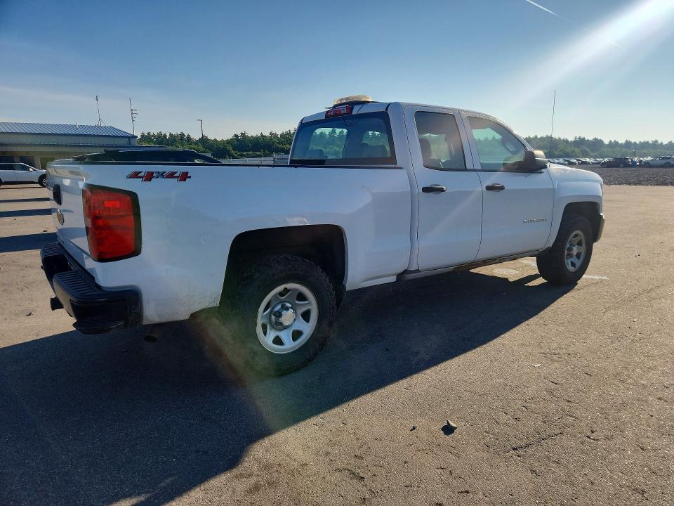 1GCVKNEH2JZ256634 2018 CHEVROLET SILVERADO photo no. 3