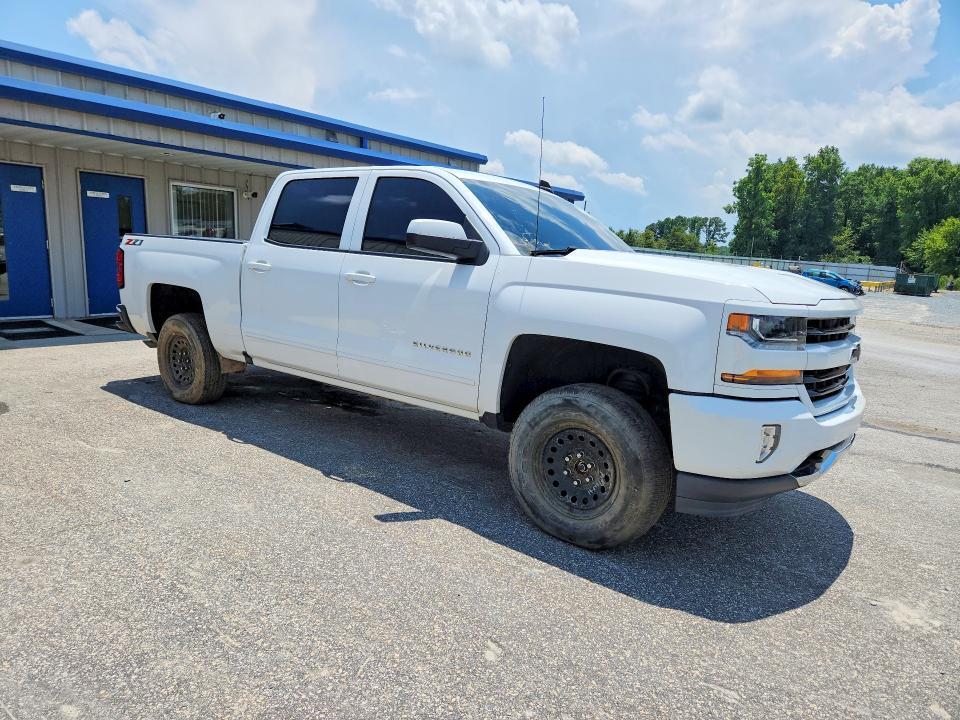 3GCUKREC5JG160469 2018 CHEVROLET SILVERADO photo no. 4