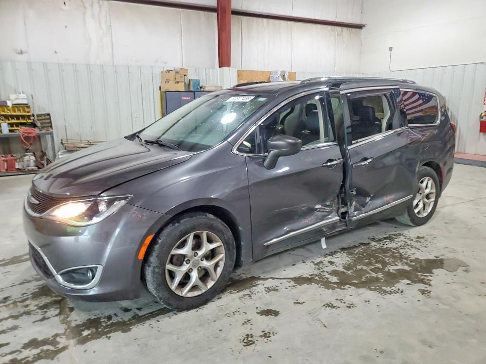 2C4RC1BGXJR123231 2018 CHRYSLER PACIFICA photo no. 1