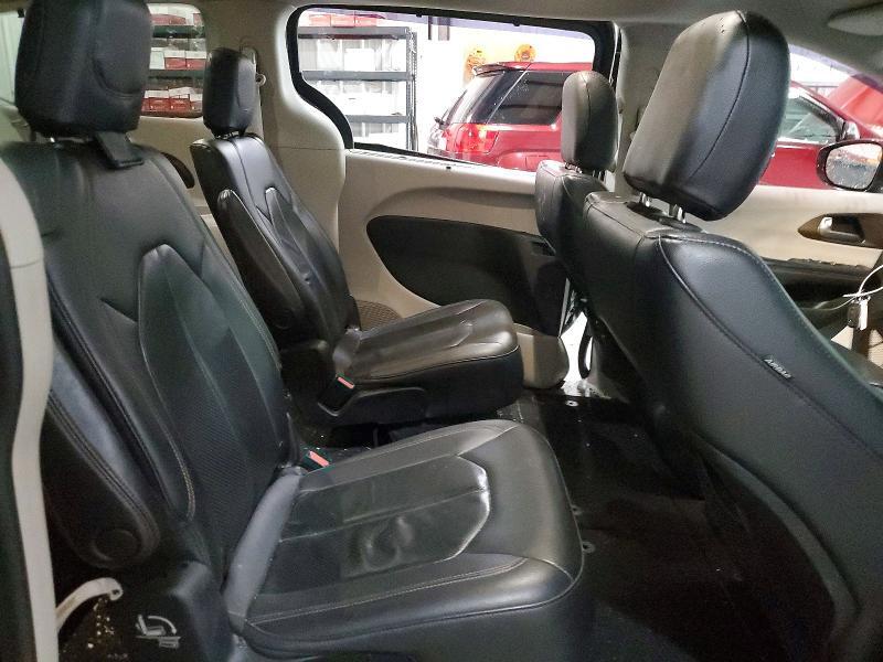 2C4RC1BGXJR123231 2018 CHRYSLER PACIFICA photo no. 11