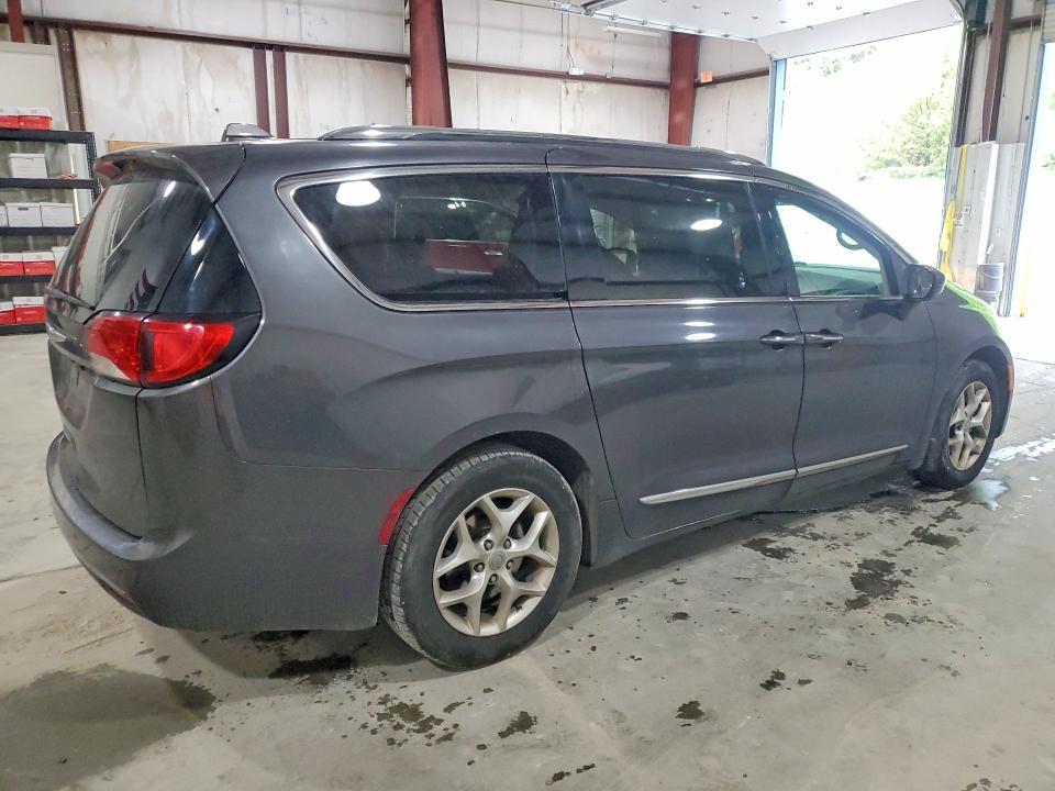 2C4RC1BGXJR123231 2018 CHRYSLER PACIFICA photo no. 3