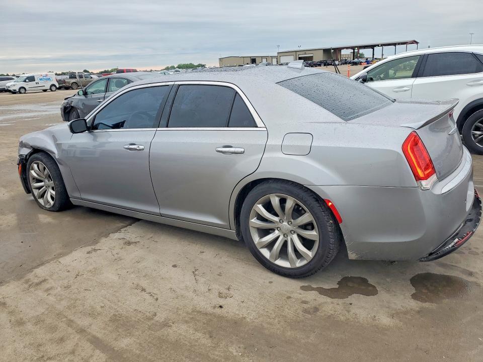 2C3CCAEG8JH296287 2018 CHRYSLER 300 photo no. 2
