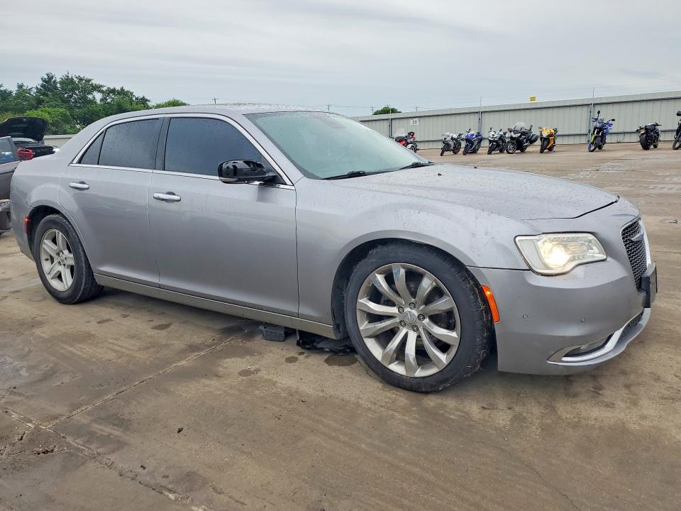 2C3CCAEG8JH296287 2018 CHRYSLER 300 photo no. 4