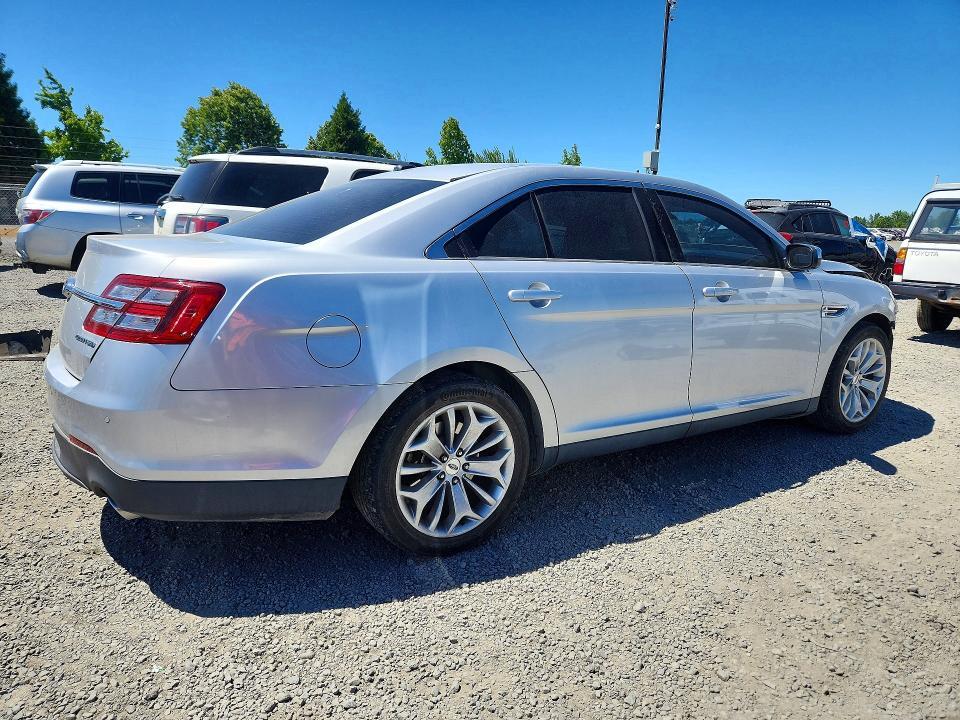 1FAHP2F8XJG106249 2018 FORD TAURUS photo no. 3