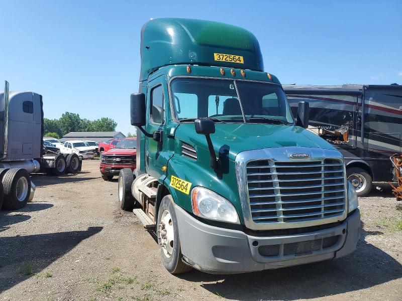 2018 FREIGHTLINER CASCADIA 113 SEMI TRUCK