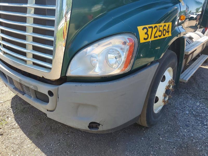 2018 FREIGHTLINER CASCADIA 113 SEMI TRUCK — Фото 9 из 10