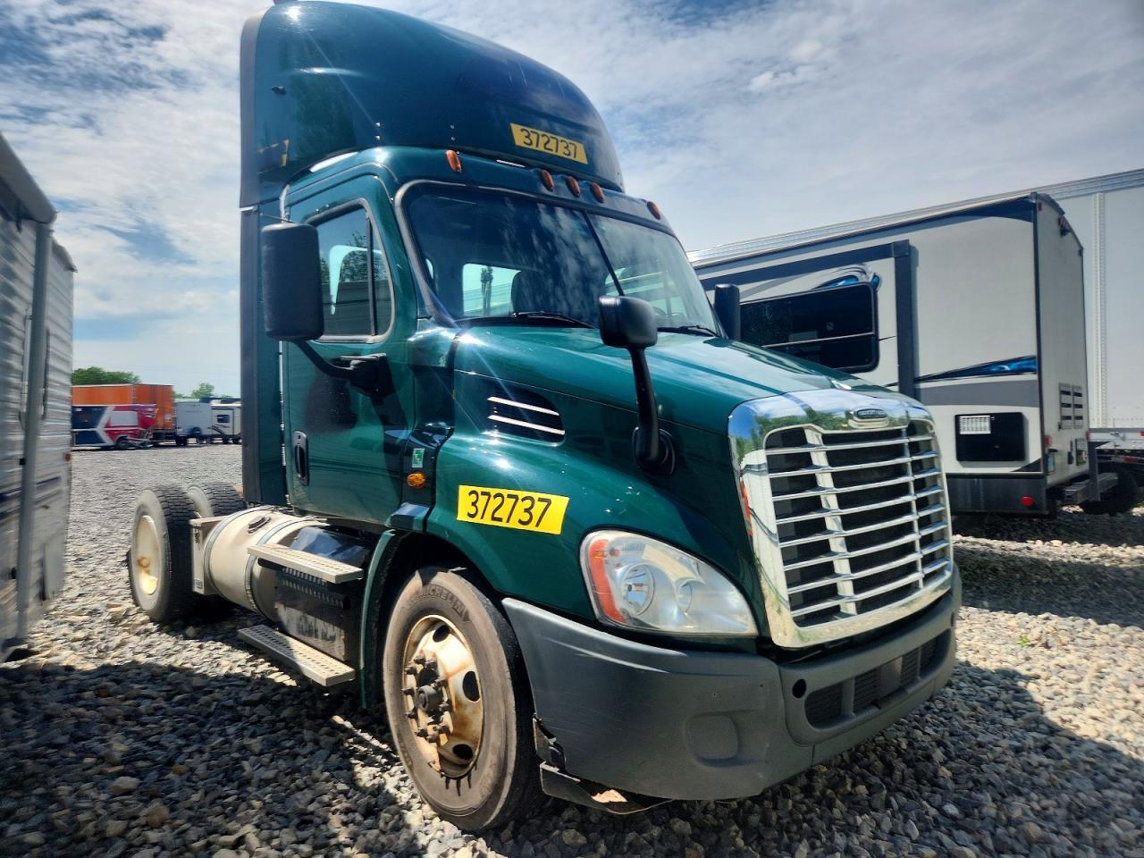 2018 FREIGHTLINER CASCADIA 113 SEMI TRUCK