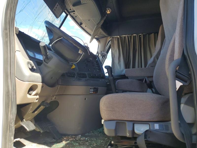 3AKJGLDR7JSJZ4551 2018 FREIGHTLINER CASCADIA 125 photo no. 10