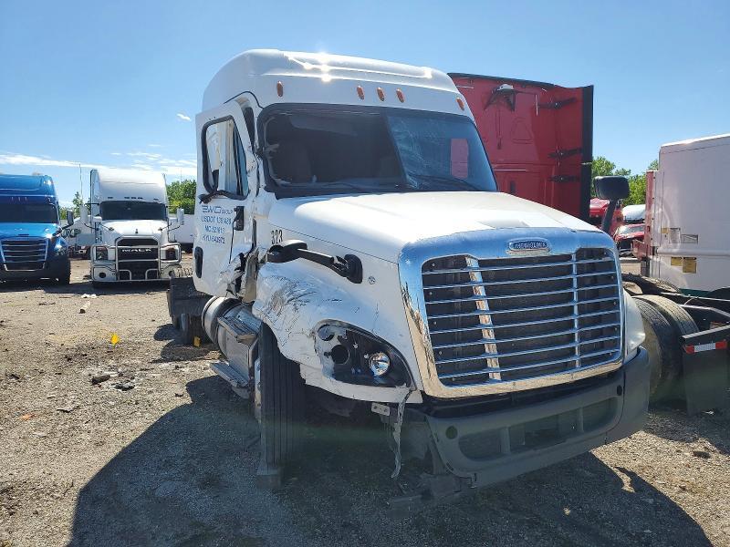 3AKJGLDR7JSJZ4551 2018 FREIGHTLINER CASCADIA 125 photo no. 2