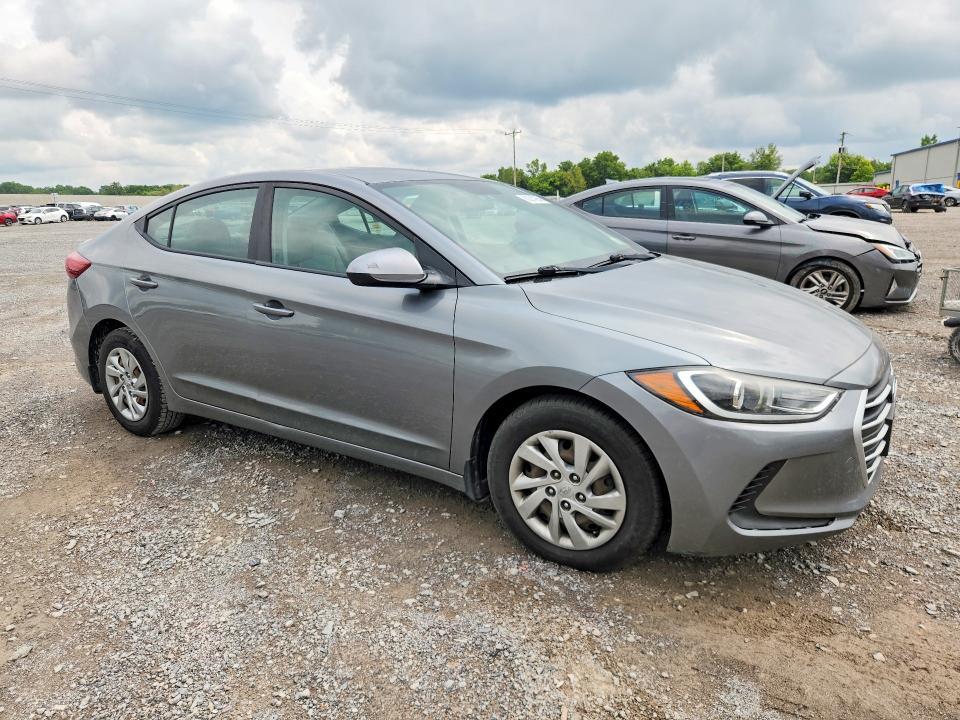 2018 HYUNDAI ELANTRA SE — Фото 4 из 12