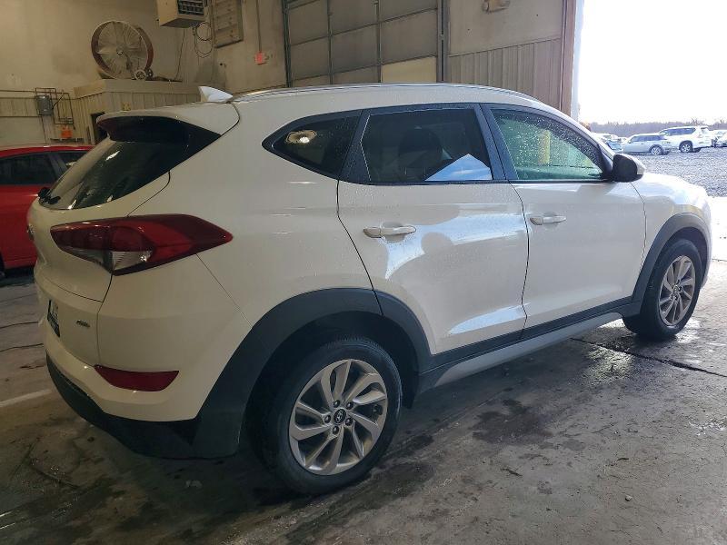 KM8J3CA45JU756203 2018 HYUNDAI TUCSON photo no. 3