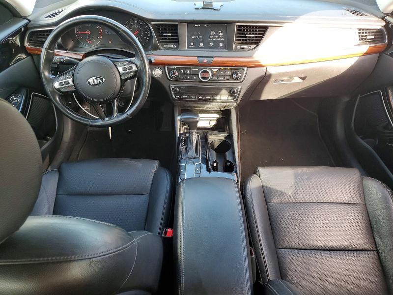 2018 KIA CADENZA PREMIUM — Фото 8 из 12