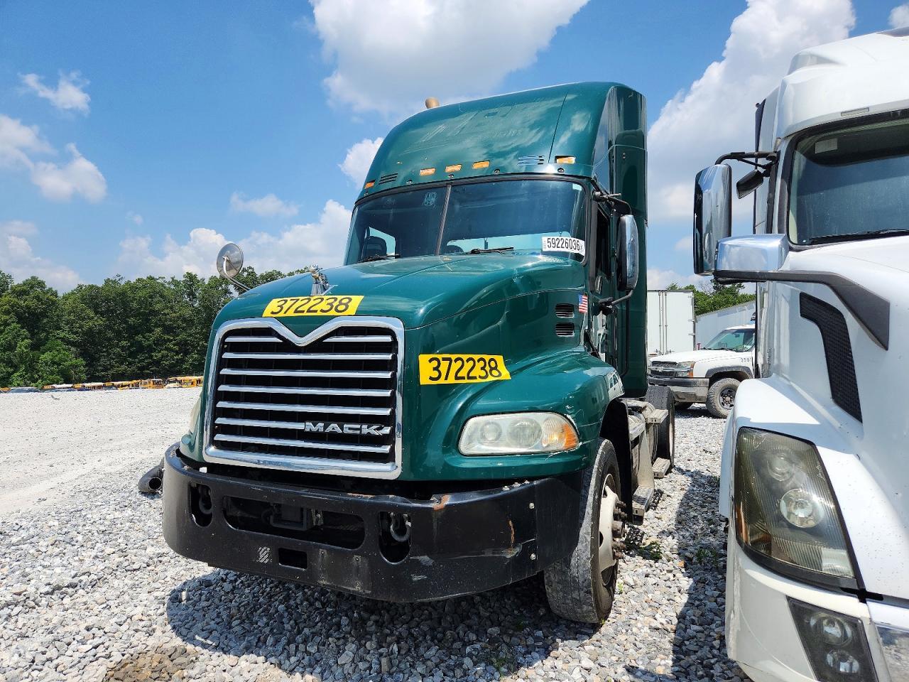 1M1AW01X4JM010569 2018 MACK 600 photo no. 2