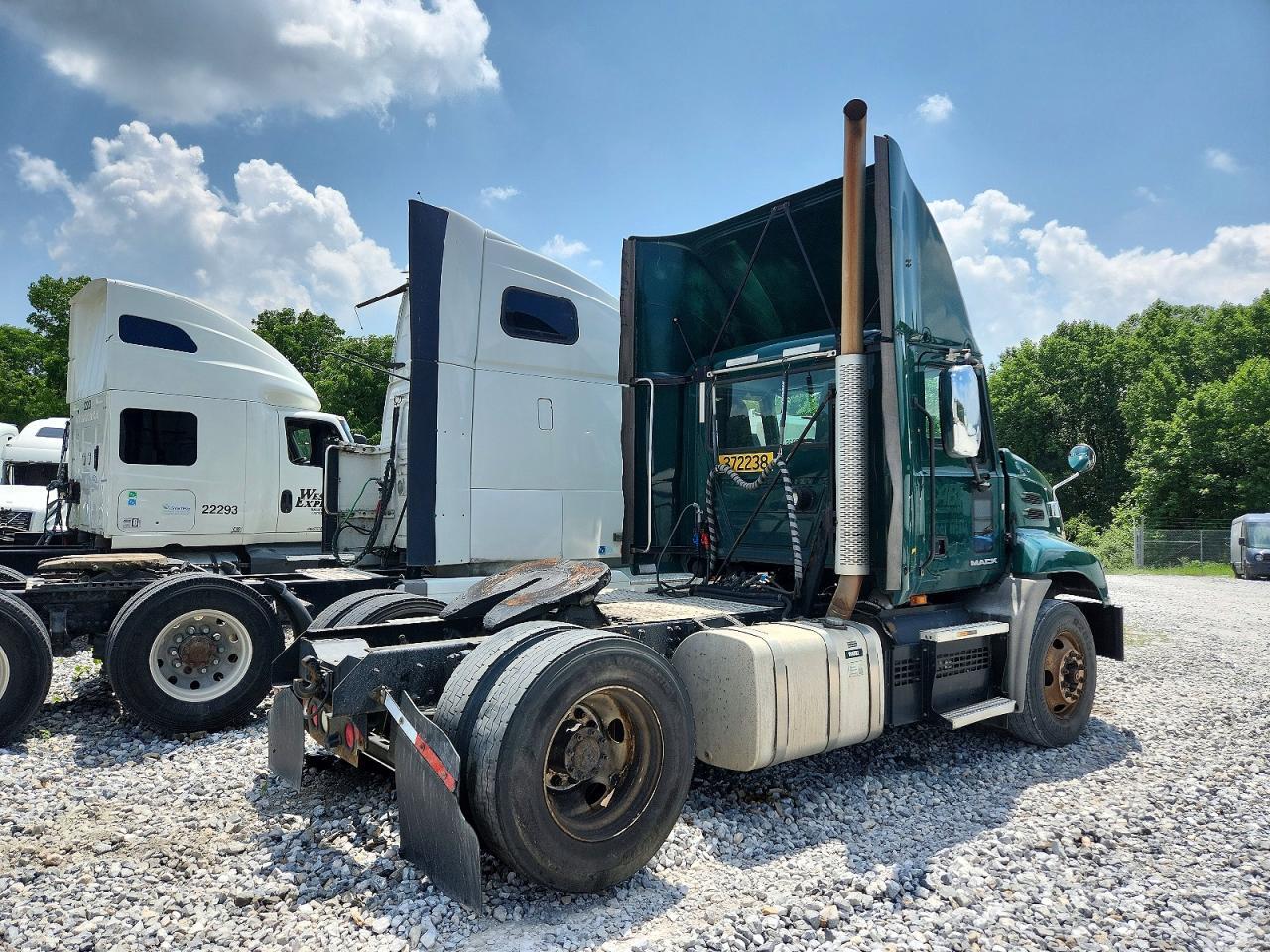 1M1AW01X4JM010569 2018 MACK 600 photo no. 4