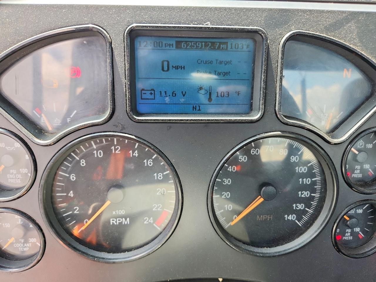 1M1AW01X4JM010569 2018 MACK 600 photo no. 8