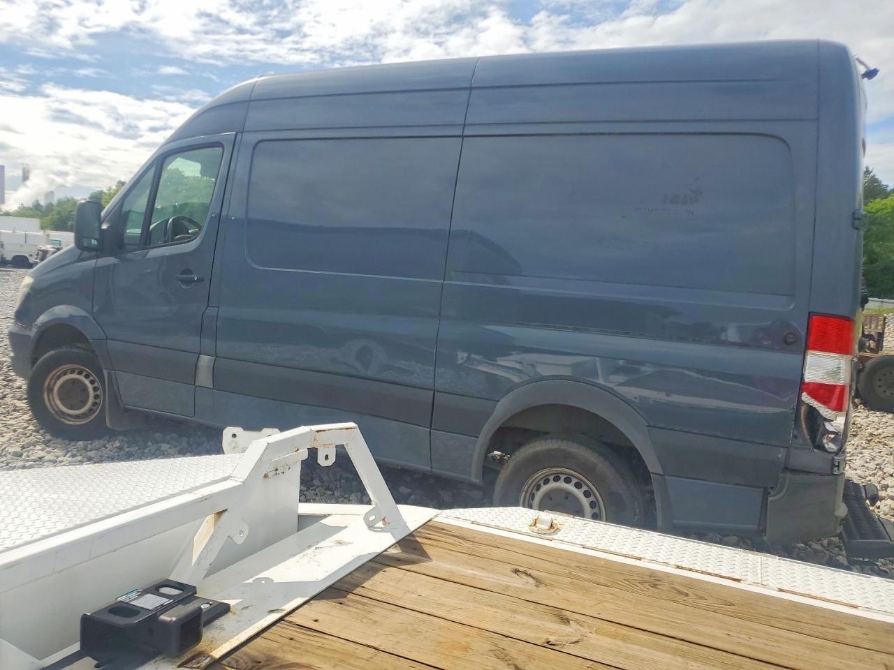 2018 MERCEDES BENZ SPRINTER 2500 DELIVERY VAN — Фото 2 из 13