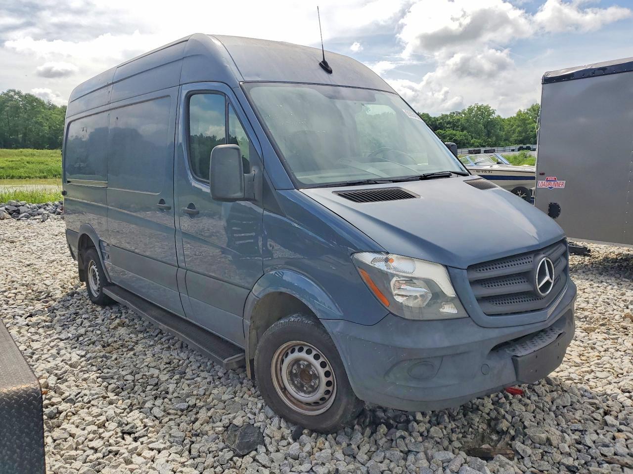 2018 MERCEDES BENZ SPRINTER 2500 DELIVERY VAN — Фото 4 из 13
