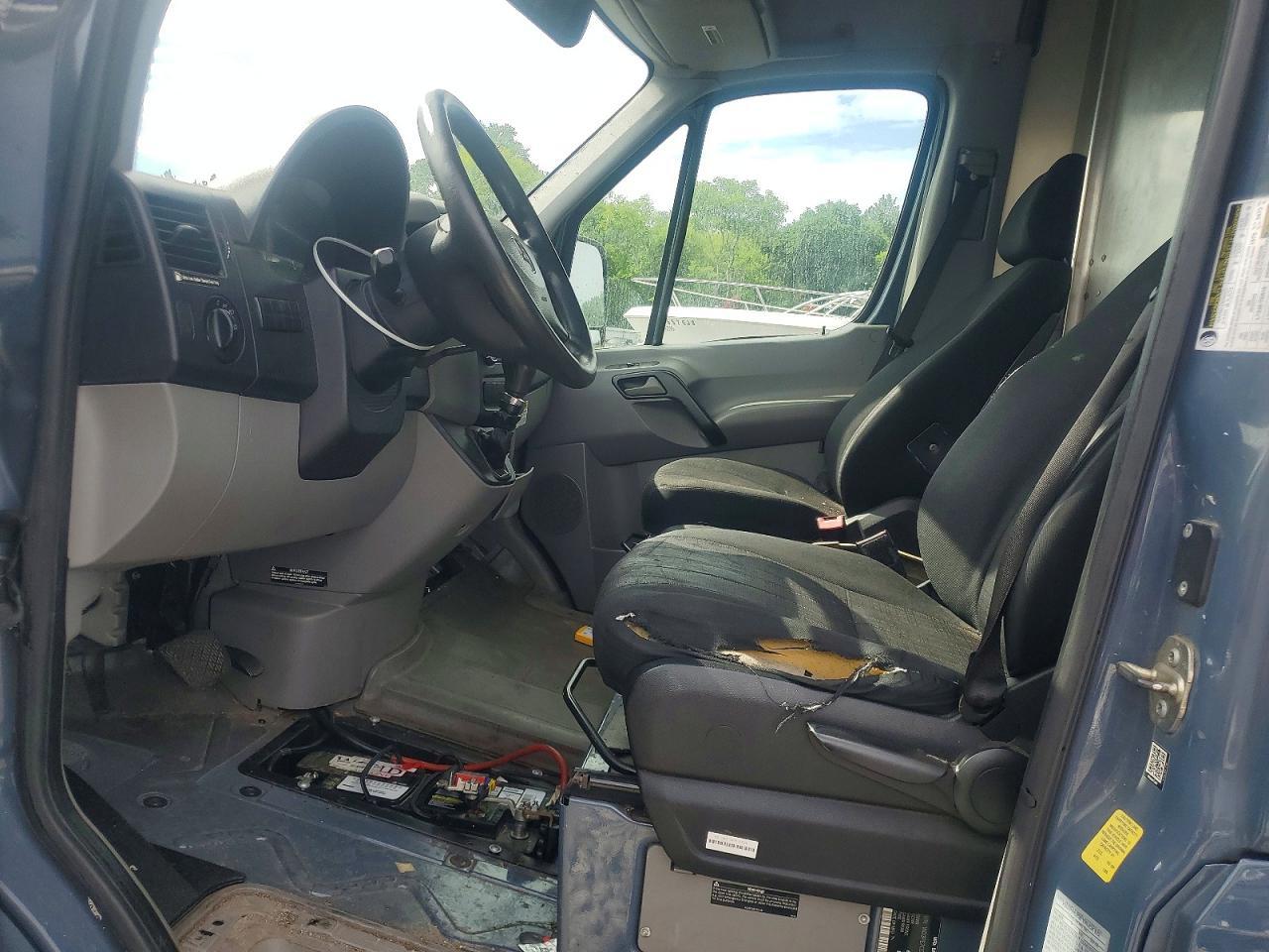 2018 MERCEDES BENZ SPRINTER 2500 DELIVERY VAN — Фото 7 из 13