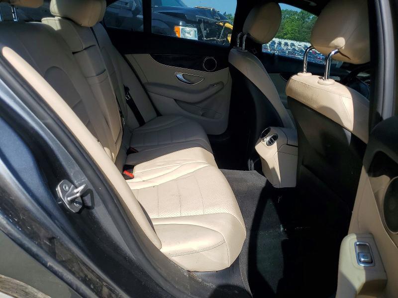 2018 MERCEDES-BENZ C 300 — Фото 10 из 12